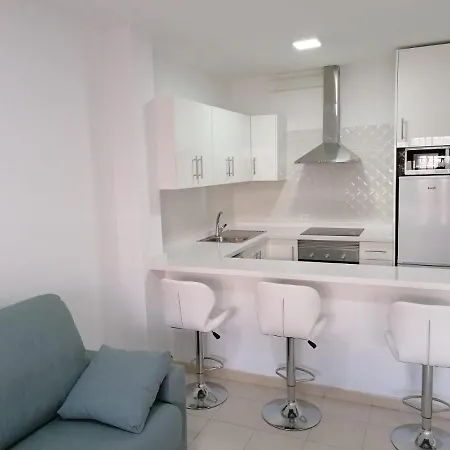 Avenida Deluxe * Candelaria
